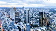 Blick auf die Hochhäuser verschiedener Banken in Frankfurt am Main. © imageBROKER Foto: Stefan Kiefer