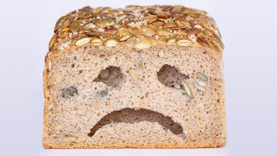 Brot mit traurigem Gesicht © fotolia.com Foto: ferkelraggae