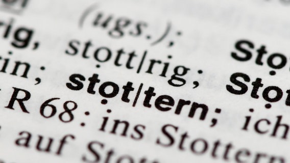 Schriftzug stottern © picture alliance/dpa | Jens Kalaene 