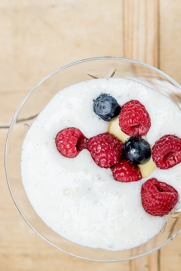 Hannover Welfenspeise mit bunten Beeren | NDR.de - Ratgeber - Kochen ...