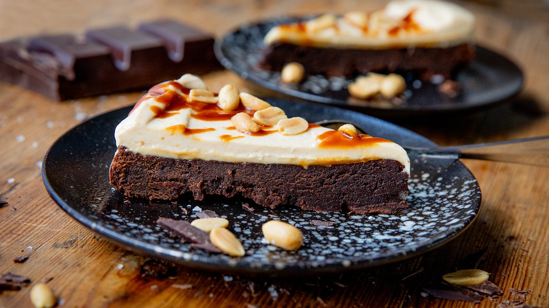 Brownies mit Erdnussbutter-Creme und Karamell | NDR.de - Ratgeber ...