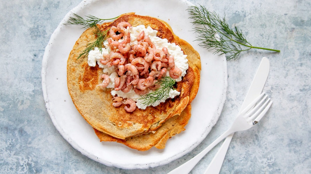 Buchweizen-Pfannkuchen mit Krabben | NDR.de - Ratgeber - Kochen - Rezepte