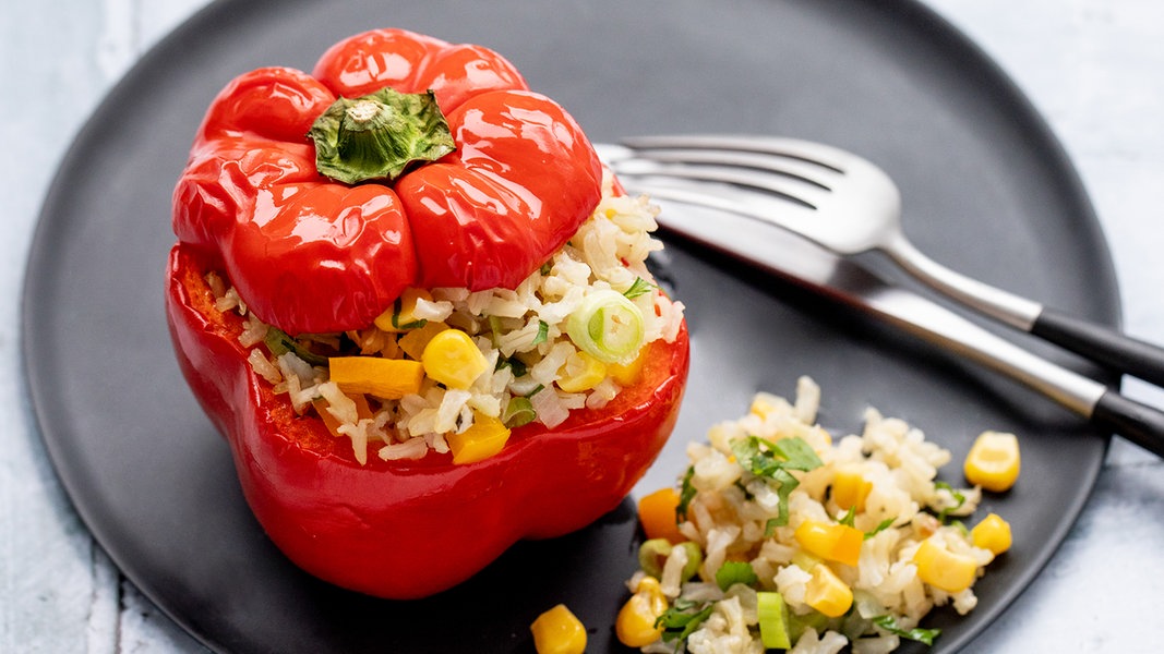 Gefüllte Paprika mit Reis | NDR.de - Ratgeber - Kochen - Rezepte