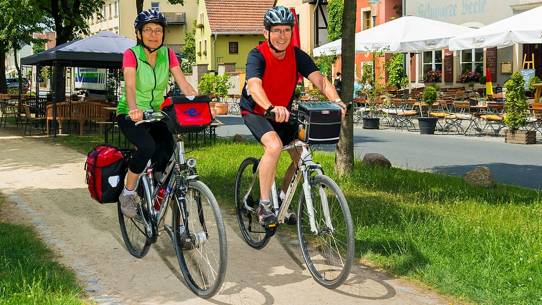 Gesund Fahrradfahren: Sattel und Lenker richtig einstellen