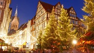 Weihnachtsmarkt am Wunschbrunnen in Hannover. © HMTG Foto: Christian Wyrwa