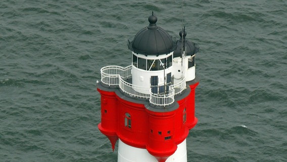 Zieht der Leuchtturm Roter Sand vor Bremerhaven bald um? - buten