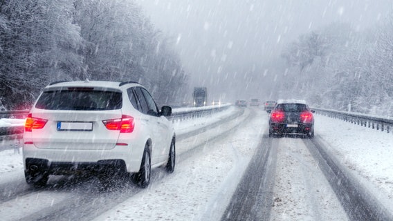 Tipps für Autofahrer im Winter: Scheibenwischwasser ganz einfach