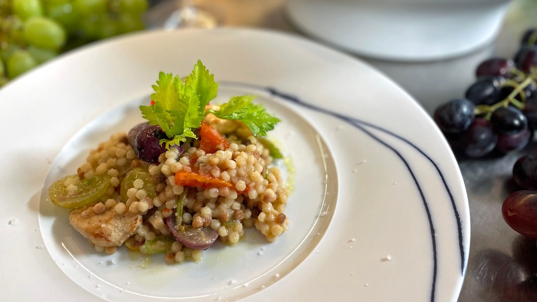 Traubensalat mit Fregola Sarda | NDR.de - Ratgeber - Kochen - Rezepte