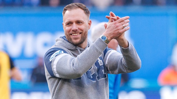 Trainer Daniel Brinkmann vom FC Hansa Rostock © IMAGO / Andy Bünning 