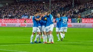 Kiels Spieler bejubeln einen Treffer © Imago Images 