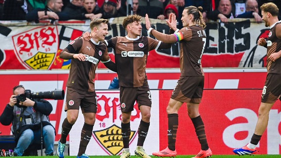 St. Paulis Spieler bejubeln einen Treffer © Imago Images Foto: Eibner-Pressefoto/Wolfgang Frank EP_WFK