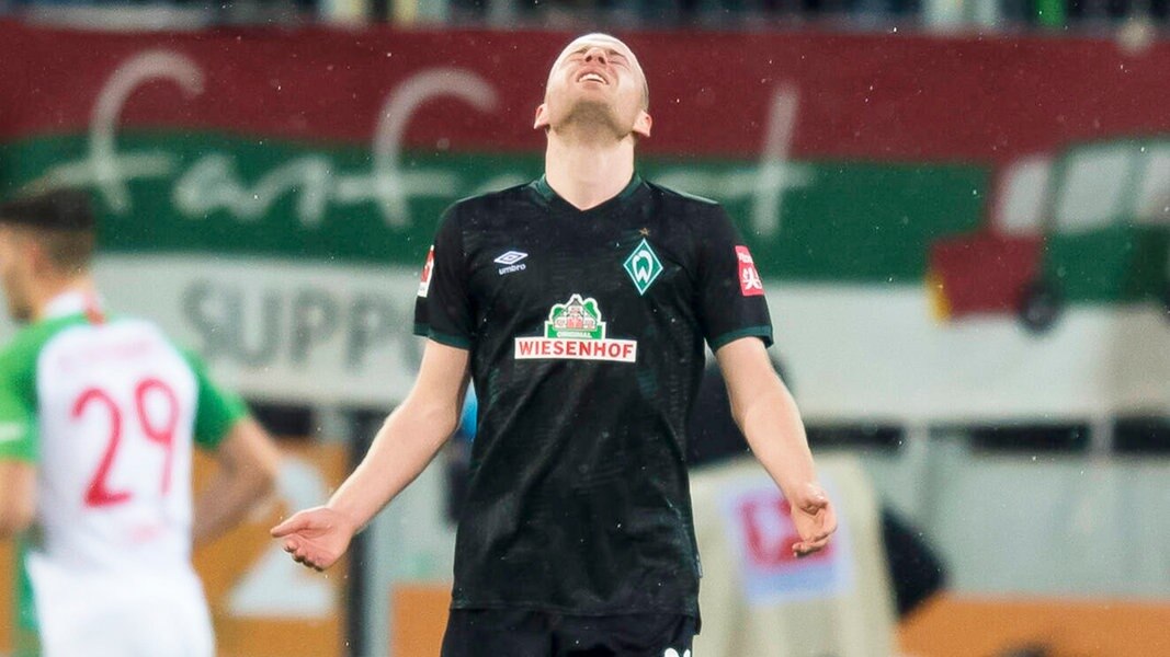 12 in Augsburg Werder Bremen weiter am Abgrund NDR.de