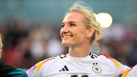 DFB-Kapitänin Alexandra Popp (VfL Wolfsburg) © Imago / osnapix 