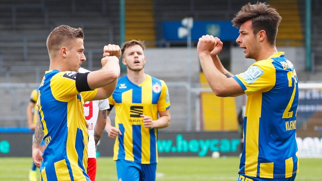 3. Liga Eintracht Braunschweig besiegt Viktoria Köln