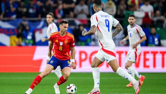 Spanien gegen Italien, (Spaniens Fabian Ruiz am Ball) © Imago / Bildbyran 