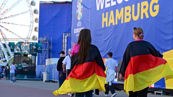 Deutsche Fußballfans in Hamburg © Witters 