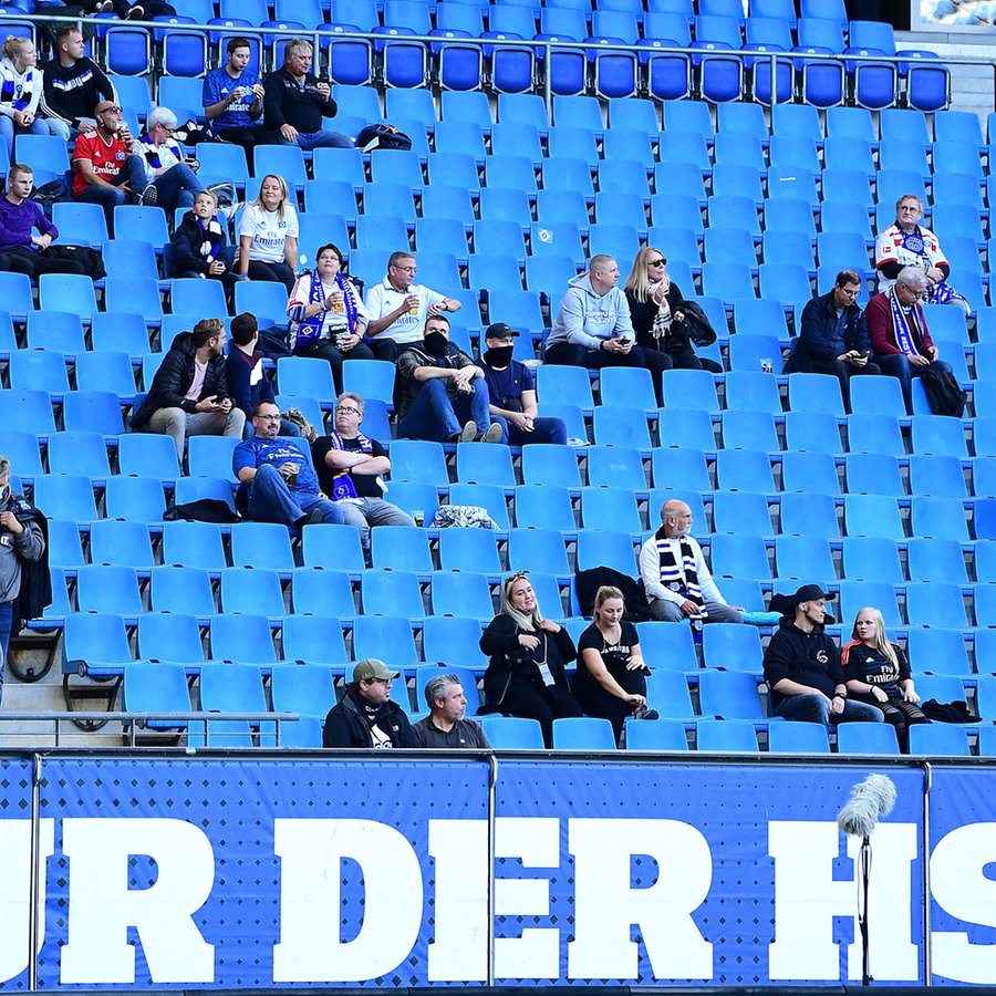 Hsv Und St Pauli Durfen Wieder Vor Mehr Fans Spielen Ndr De Sport Fussball