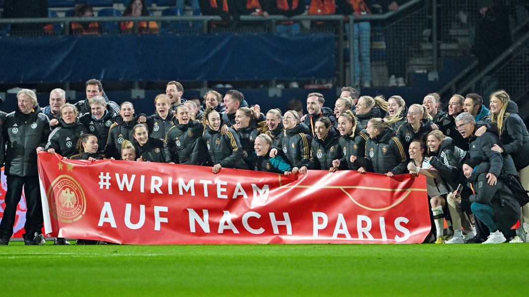 Olympia-Ticket Gebucht! Hrubesch Führt DFB-Frauen Nach Paris | NDR.de ...