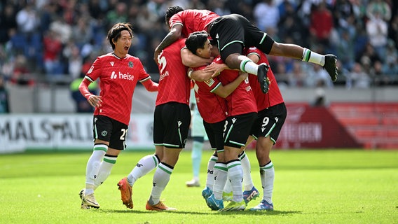 Jubel bei Hannover 96 © picture alliance/dpa | Carmen Jaspersen 