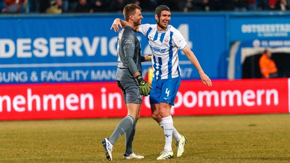 Spielszene Hansa Rostock - Erzgebirge Aue © IMAGO / Andy Bünning 