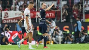 Freude bei Kapitän Sebastian Schonlau (r.) vom Hamburger SV © IMAGO / Nico Herbertz 