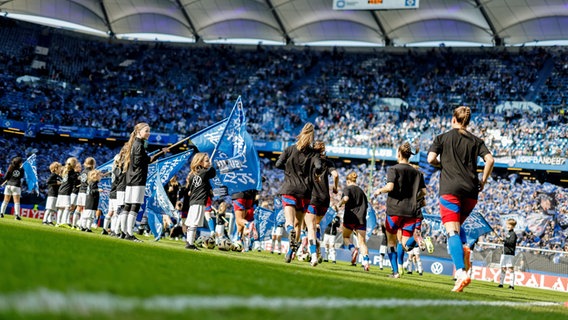 DFB-Pokal-Halbfinale der Frauen: HSV - Werder Bremen © IMAGO / Philipp Szyza 