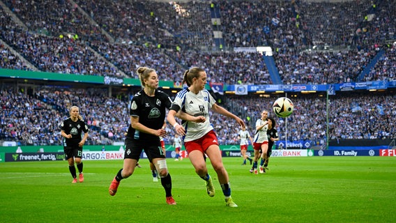 DFB-Pokal-Halbfinale der Frauen: HSV - Werder Bremen © picture alliance/dpa | Gregor Fischer 