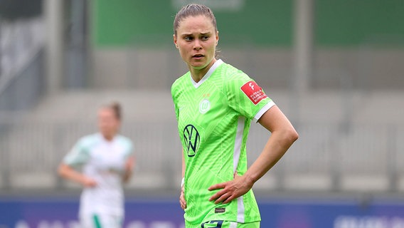 Angreiferin Ewa Pajor vom Frauen-Bundesligisten VfL Wolfsburg © IMAGO / Hübner 