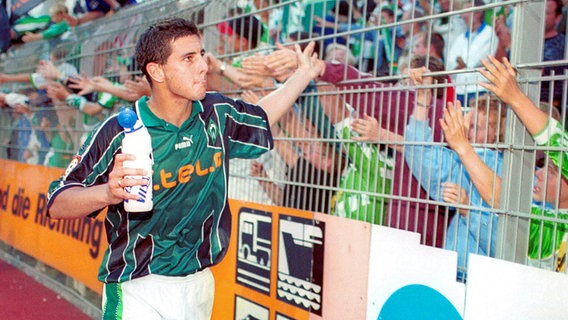 Claudio Pizarro 1999 im Trikot von Werder Bremen. © imago / Contrast 
