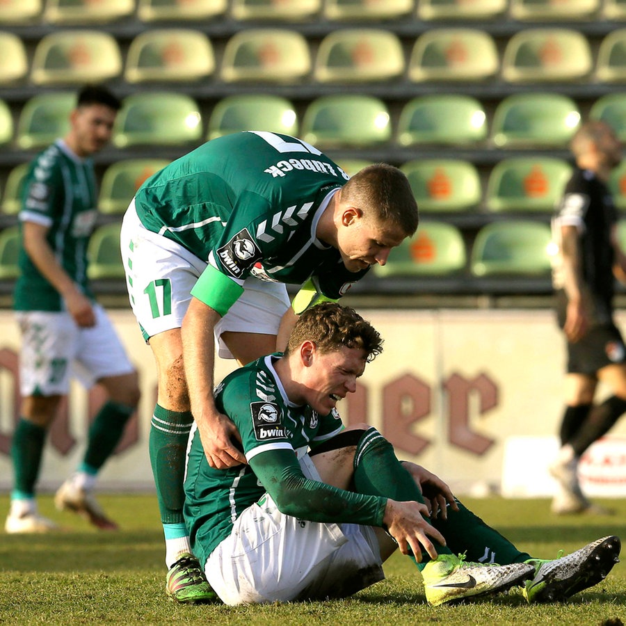 Krach Beim Vfb Lubeck Riedel Vorlaufig Suspendiert Ndr De Sport Fussball