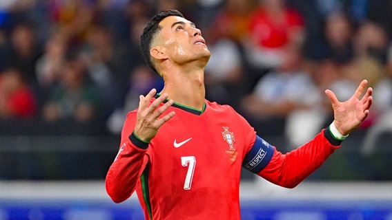 Portugals Cristiano Ronaldo weint © Frank Hoermann Foto: IMAGO/SVEN SIMON