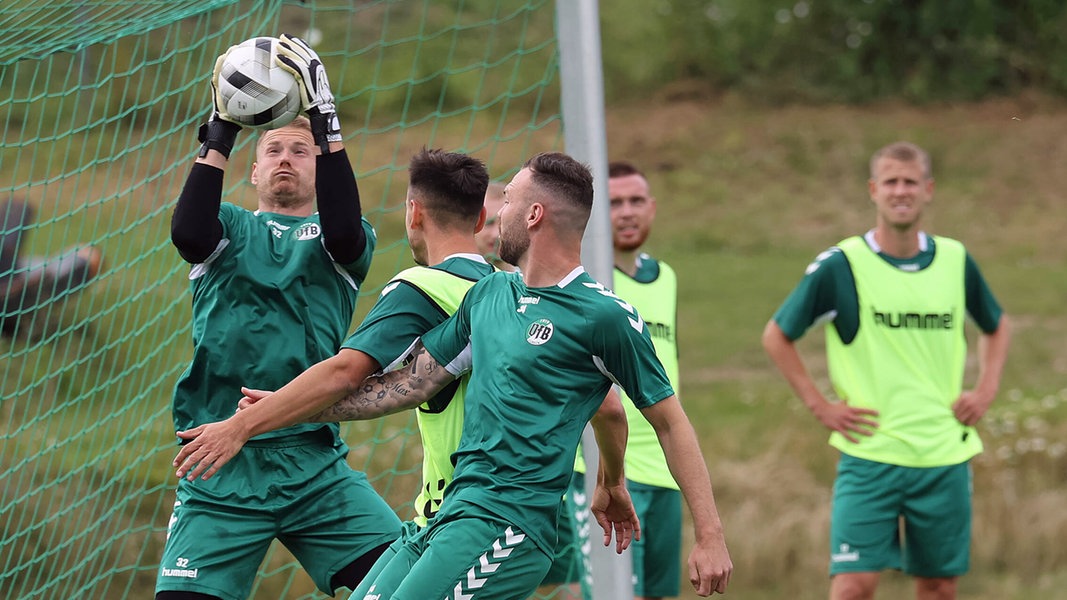 Nach CoronaTests VfB Lübeck wieder im Teamtraining NDR