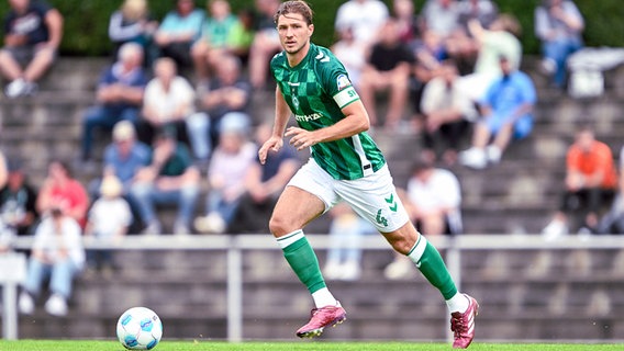 Werder Bremens Niklas Stark © IMAGO / osnapix 