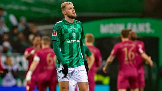 Marvin Ducksch von Werder Bremen ist enttäuscht © IMAGO/DeFodi Images Foto: Marco Steinbrenner