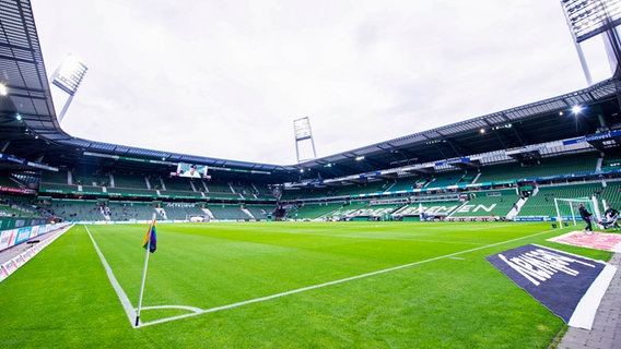 Blick ins leere Bremer Weserstadion. © IMAGO / Noah Wedel 