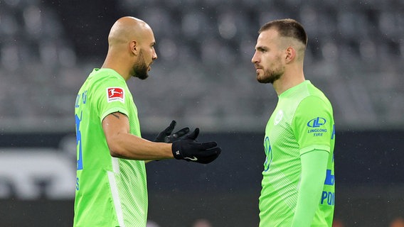 The Wolfsburg professionals John Anthony Brooks (left) and Marin Pongracic.  © IMAGO / pool photo 