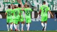 Spieler des VfL Wolfsburg bejubeln das 1:0 gegen Eintracht Frankfurt. © Imago Images Foto: Jan Huebner