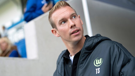 Tommy Stroot, Trainer des VfL Wolfsburg © IMAGO / Christoph Worsch 