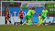 Spielszene VfL Wolfsburg gegen Bayern München. © IMAGO/Fotostand 