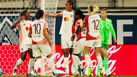 Wendie Renard von Olympique Lyon bejubelt ihr Tor in Wolfsburg © IMAGO/BEAUTIFUL SPORTS Foto: Wunderl