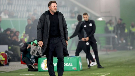 Wolfsburgs Trainer Ralph Hasenhüttl © Imago Images 