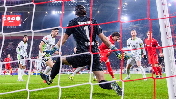 Spielszene SC Freiburg - VfL Wolfsburg © picture alliance/dpa | Tom Weller 