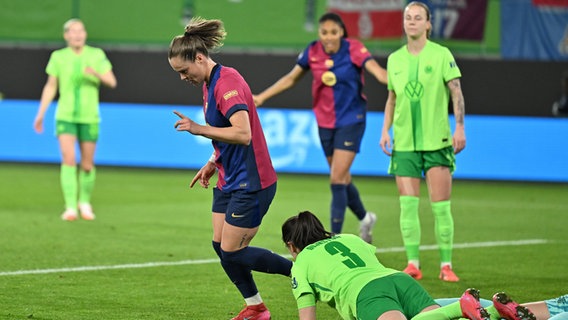 Die VfL-Frauen geraten gegen Barcelona in Rückstand © picture alliance / dpa Foto: Swen Pförtner