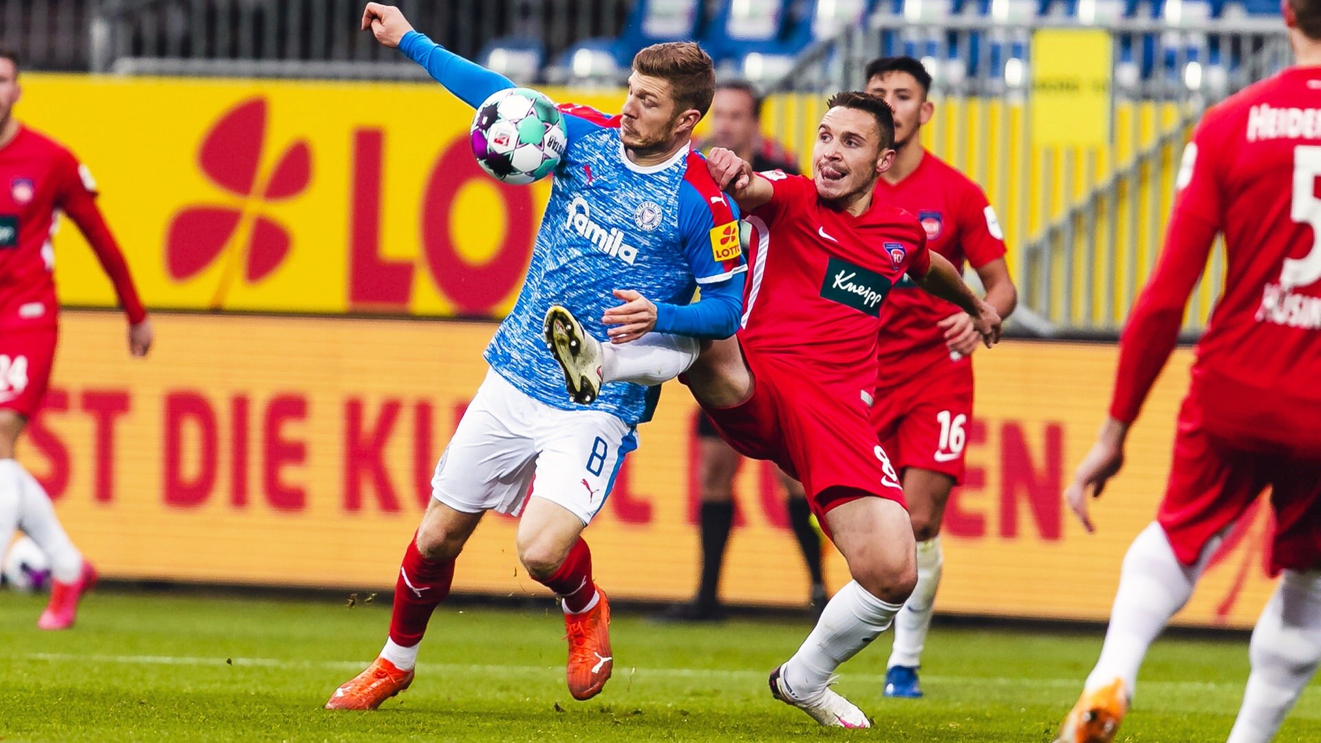 Bitteres Remis Holstein Kiel Gibt 2 0 Fuhrung Aus Der Hand Ndr De Sport Fussball