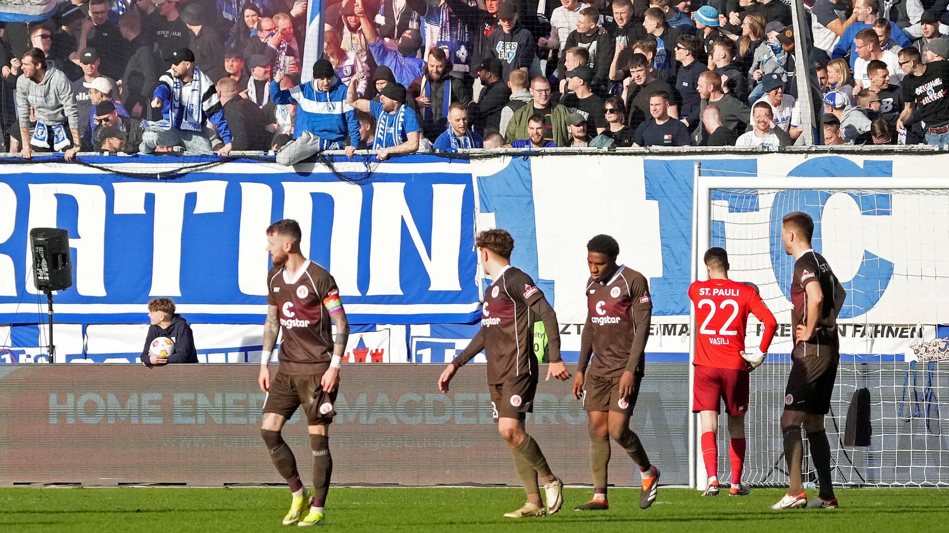 FC St. Pauli schlägt sich in Magdeburg selbst und verpasst Rekord