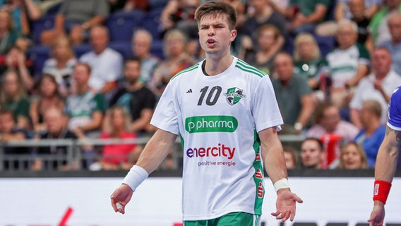 Renars Uscins (TSV Hannover-Burgdorf) © IMAGO / Jan Hübner 