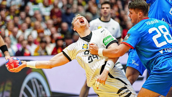 Justus Fischer (Deutschland, 54) im WM-Spiel gegen Tschechien © IMAGO / Eibner 