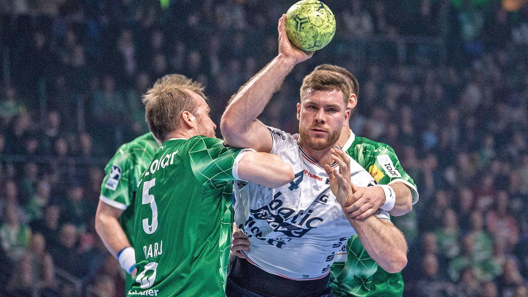 Handball-Bundesliga: Flensburg verliert bei starken Füchsen