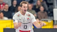 Jubel bei Niklas Weller vom Handball Sport Verein Hamburg © IMAGO / foto2press 