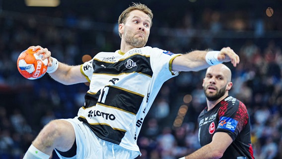 Petter Oeverby (THW Kiel) © picture alliance / Eibner-Pressefoto | Eibner-Pressefoto/Marcel von Fehrn 